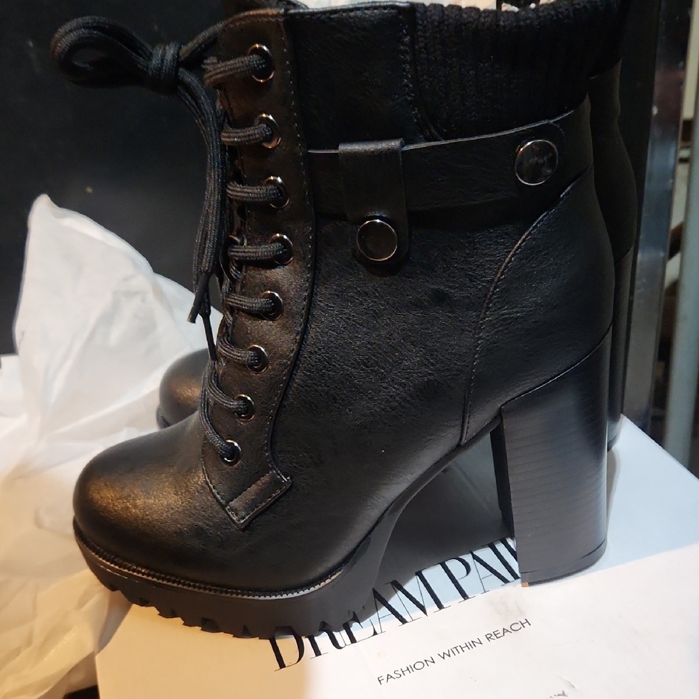 Dream Pairs Black Lace Up Boots with Chunky Heel
